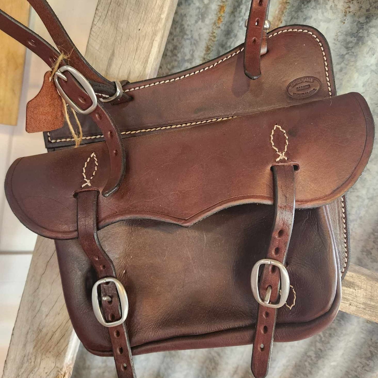 saddle bags leather, saddle bags for horses leather, saddle bags for horses, saddle bag leather, leather saddlebags horse, leather saddlebags for horses